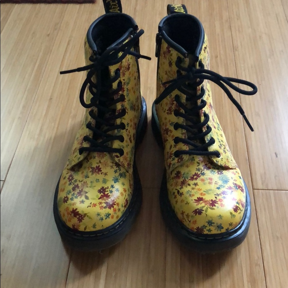 Kids 1460 zip up Doc Martens sz US 3 UK 2 EU 34